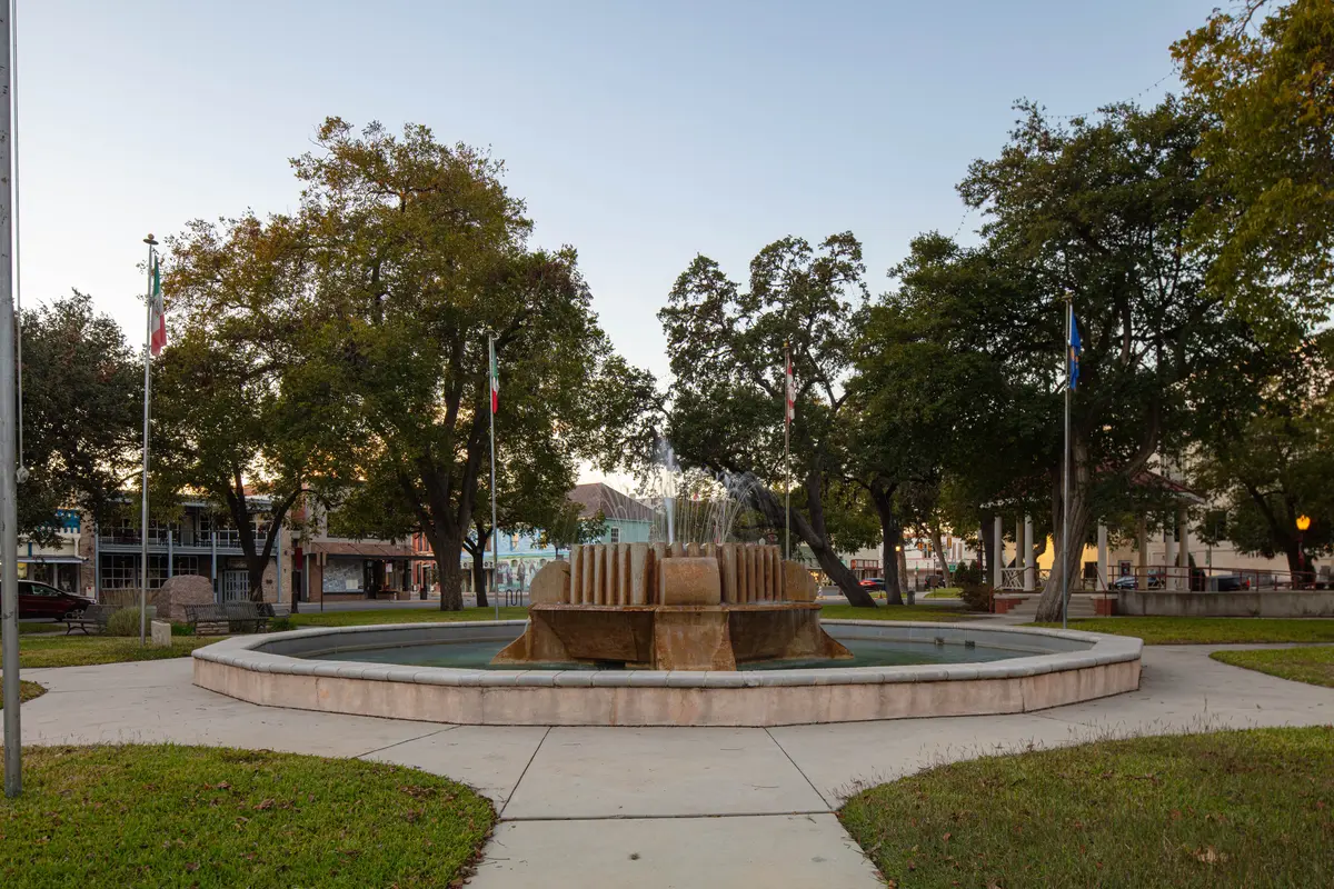 Seguin scenery